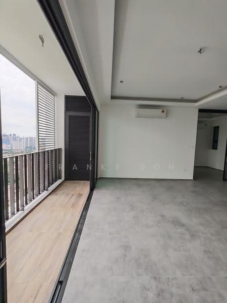 Kondominium untuk Dijual di SkyVogue - Franky Goh - Balcony - PropertyGuru.com.my