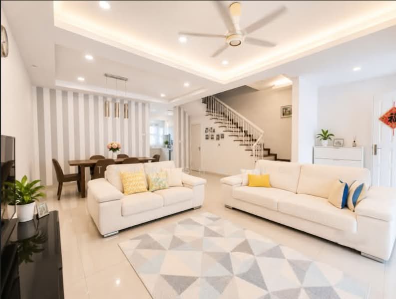 Rumah Teres untuk Dijual di Kemuning Utama (Shah Alam) - Tabris Wong - Living Room - PropertyGuru.com.my
