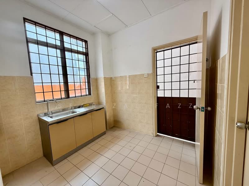 Rumah Kluster untuk Dijual di Bandar Puncak Alam (Puncak Alam) - Isfarizal fazz - Kitchen - PropertyGuru.com.my