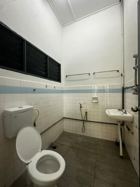 1-storey Terraced House for Sale in Johor Bahru (Johor) - Sharon Ng - Bathroom - PropertyGuru.com.my