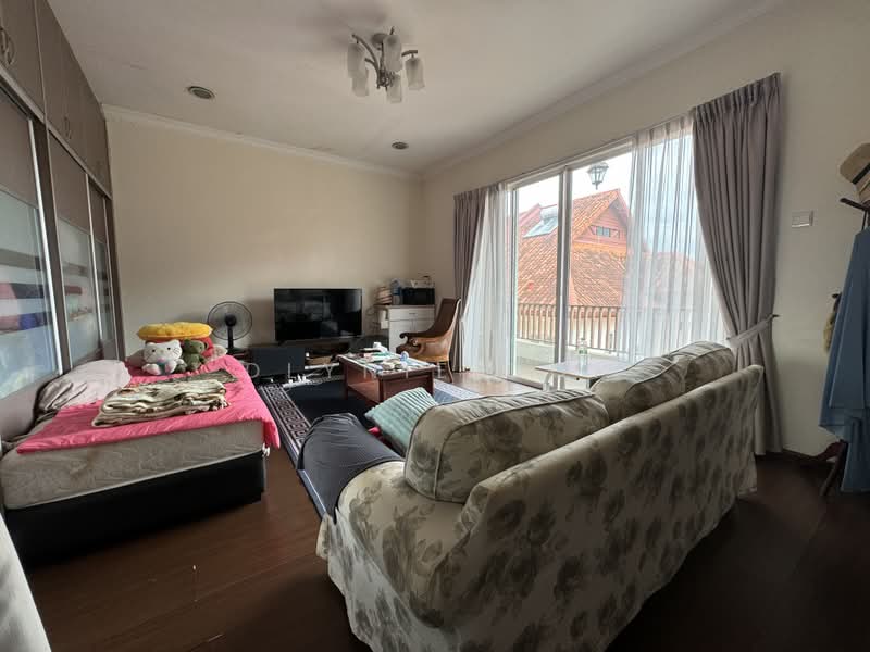 Semi-Detached House for Sale in Beverly Heights (Ampang) - Dlynie Ooi - Living Room - PropertyGuru.com.my