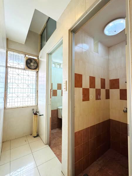 2-storey Terraced House for Sale in Pulau Tikus (Penang) - Chris Teoh - Bathroom - PropertyGuru.com.my