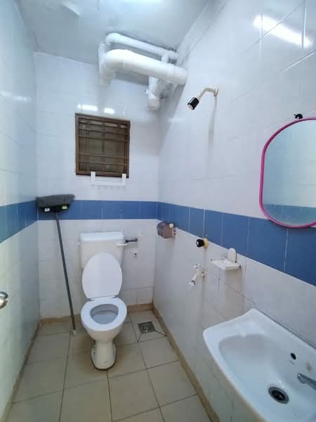 Pangsapuri untuk Dijual di Flora Damansara Apartment - Allie . - Bathroom - PropertyGuru.com.my