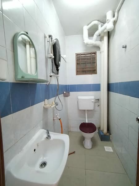 Pangsapuri untuk Dijual di Flora Damansara Apartment - Allie . - Bathroom - PropertyGuru.com.my