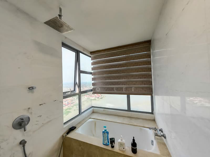 Kondominium untuk Dijual di Silverscape Residences - Vito Lee - Bathroom - PropertyGuru.com.my
