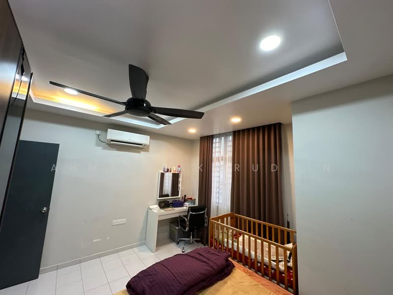 Rumah Teres 2-Tingkat untuk Dijual di Taman Nusa Sentral (Iskandar Puteri (Nusajaya)) - Ahmad Fakhruddin - Bedroom - PropertyGuru.com.my