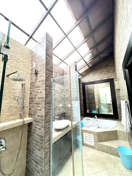 Bungalow House untuk Dijual di Seksyen 11 (Kota Damansara) - Esther Lim - Bathroom - PropertyGuru.com.my