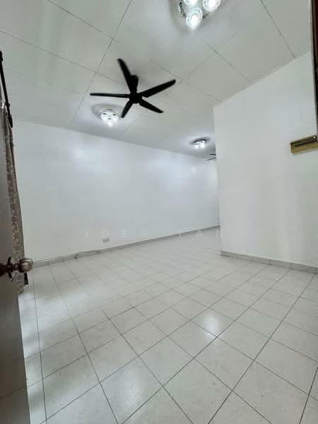 1-storey Terraced House for Sale in Bandar Putra (Kulai) - Iden Tan - Interior - PropertyGuru.com.my