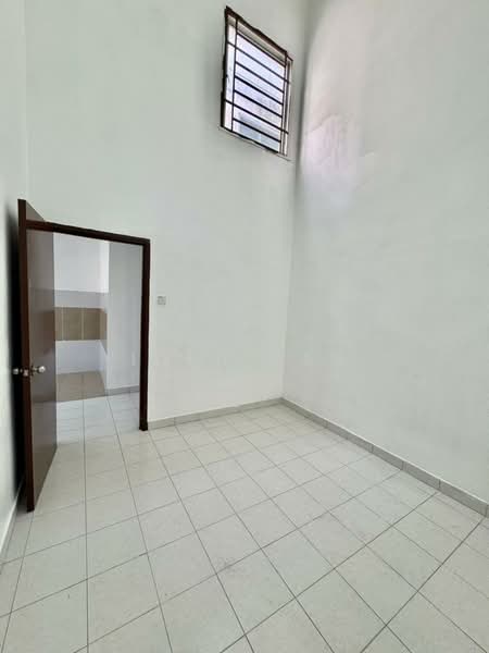 1-storey Terraced House for Sale in Bandar Putra (Kulai) - Iden Tan - Interior - PropertyGuru.com.my