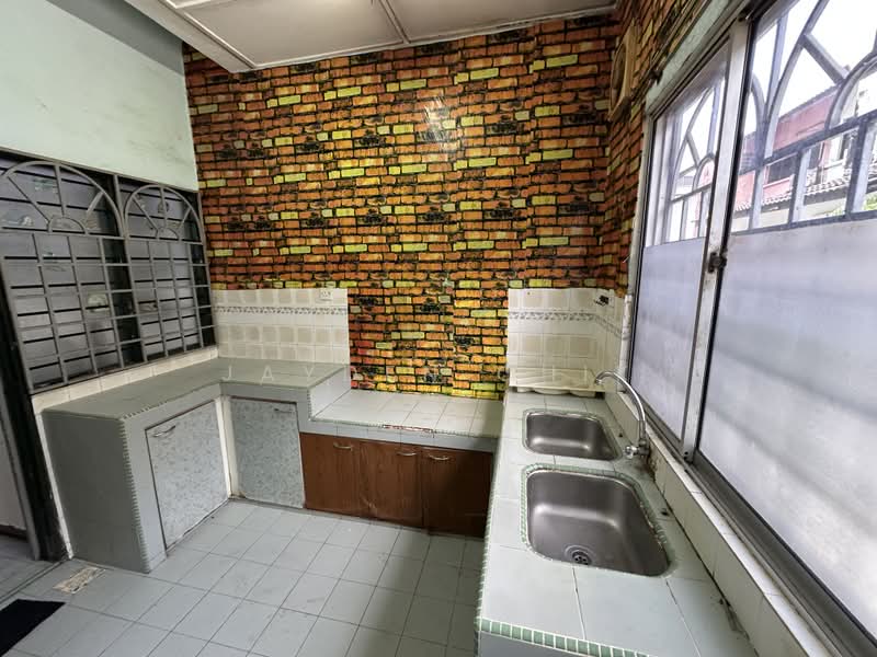 Terraced House for Sale in Ampang Jaya (Ampang) - Jayden Chik - Kitchen - PropertyGuru.com.my