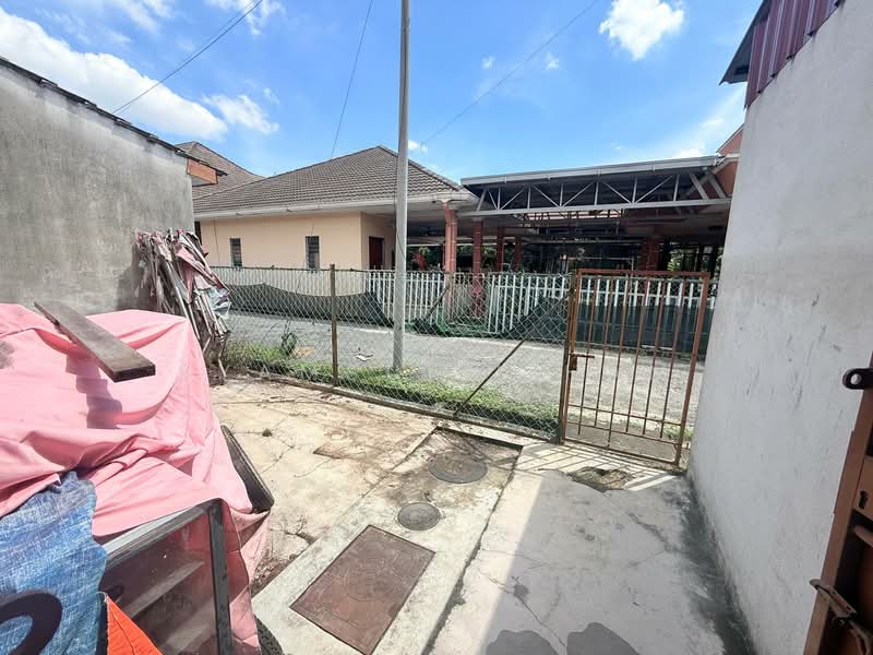 Rumah Teres 1-Tingkat untuk Dijual di Klang (Selangor) - Syamsul Ilham - Exterior - PropertyGuru.com.my