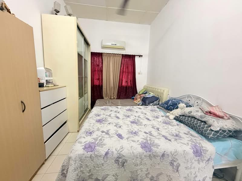 Rumah Teres 1-Tingkat untuk Dijual di Klang (Selangor) - Syamsul Ilham - Bedroom - PropertyGuru.com.my