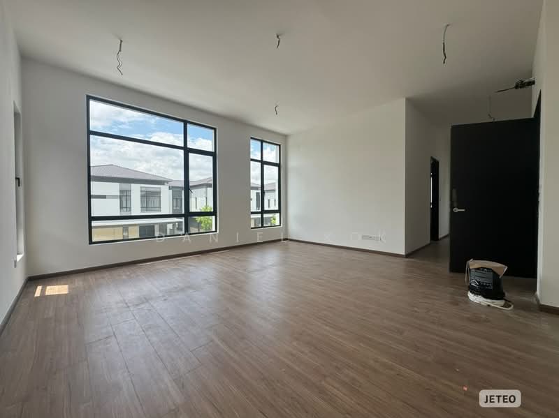 Rumah Berkembar untuk Dijual di Bandar Tropicana Aman (Telok Panglima Garang) - Daniel Kok - Living Room - PropertyGuru.com.my