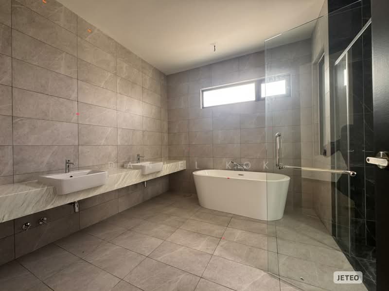 Rumah Berkembar untuk Dijual di Bandar Tropicana Aman (Telok Panglima Garang) - Daniel Kok - Bathroom - PropertyGuru.com.my