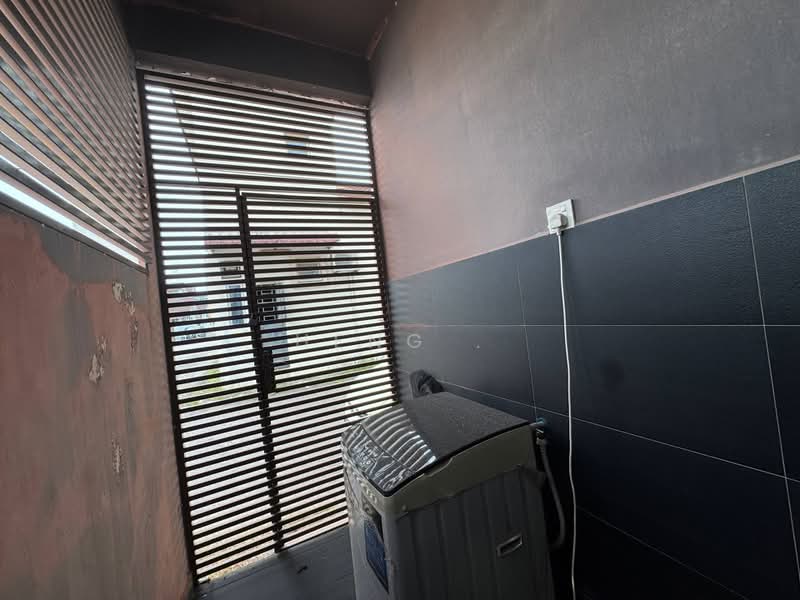 1.5-storey Terraced House for Sale in Taman Setia Indah (Tebrau) - Heng . - Balcony - PropertyGuru.com.my