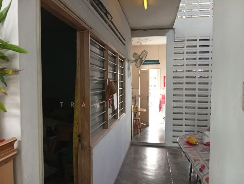 Rumah Teres 2-Tingkat untuk Dijual di Taman Paramount (Petaling Jaya) - Travis Wong - Corridor - PropertyGuru.com.my