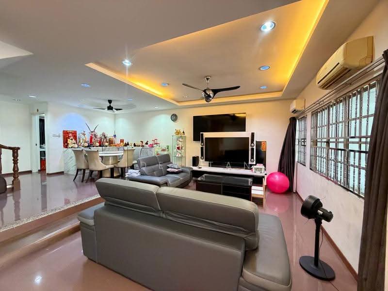 2-storey Terraced House for Sale in Taman Perling (Perling) - Iden Tan - Living Room - PropertyGuru.com.my