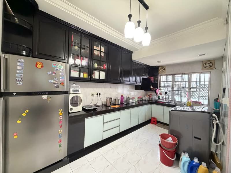 2-storey Terraced House for Sale in Taman Perling (Perling) - Iden Tan - Kitchen - PropertyGuru.com.my