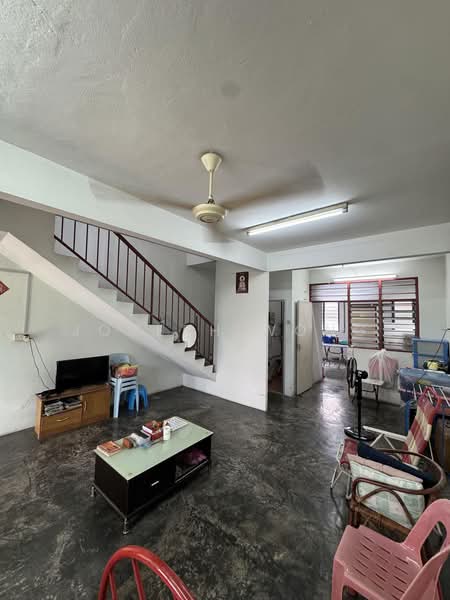 2-storey Terraced House for Sale in Taman Sepakat (Menglembu) - Joseph Wong - Living Room - PropertyGuru.com.my