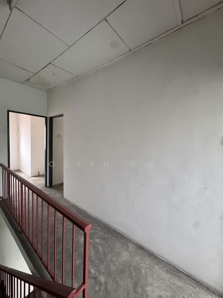 2-storey Terraced House for Sale in Taman Sepakat (Menglembu) - Joseph Wong - Corridor - PropertyGuru.com.my
