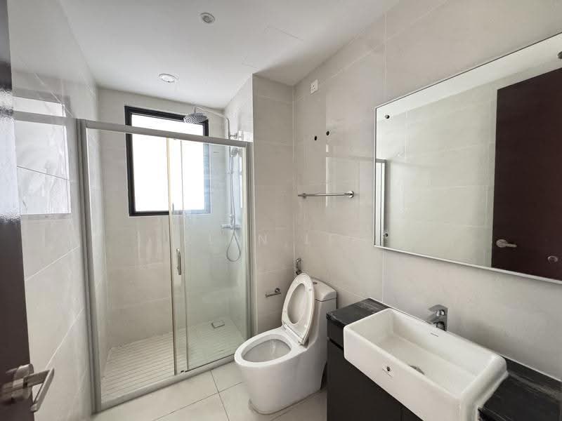 Condominium for Sale at Bay Laurel @ Country Garden Danga Bay - Alan Ler - Bathroom - PropertyGuru.com.my