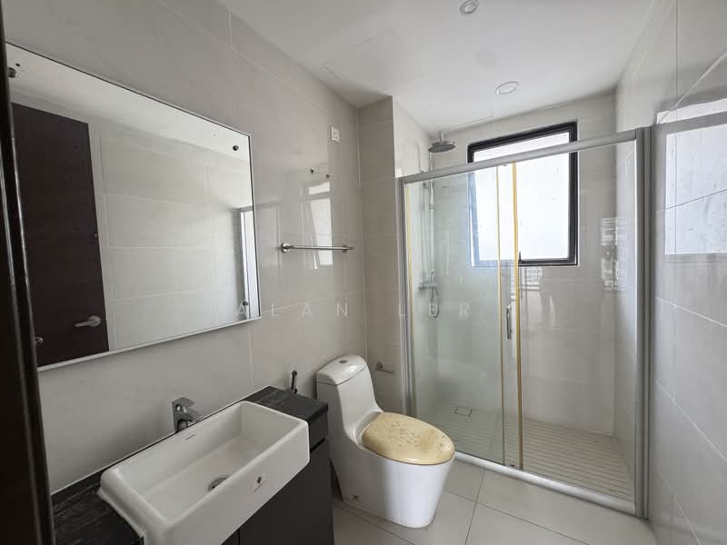 Condominium for Sale at Bay Laurel @ Country Garden Danga Bay - Alan Ler - Bathroom - PropertyGuru.com.my