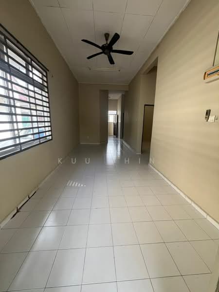 Rumah Teres 1-Tingkat untuk Dijual di Masai (Johor) - Kuu Chin - Corridor - PropertyGuru.com.my