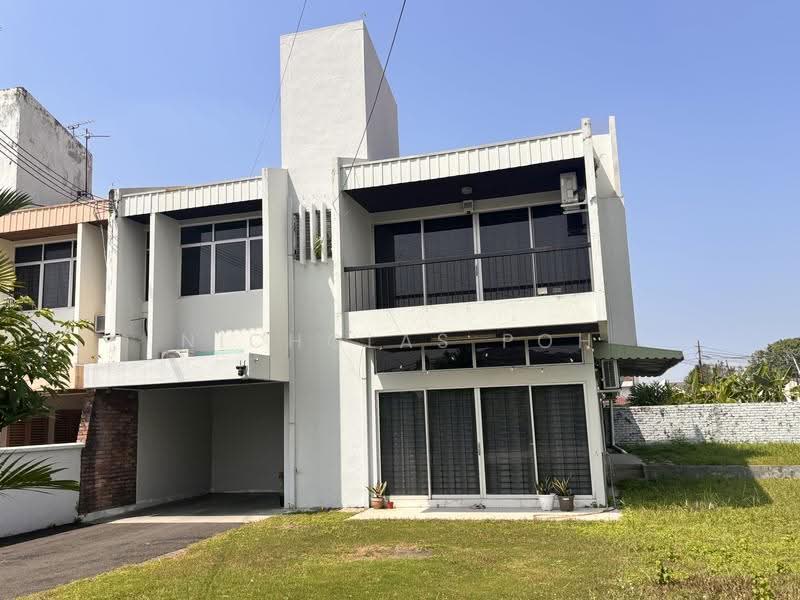 Rumah Berkembar untuk Dijual di Taman Mansion (Ipoh) - Nicholas Poh - Exterior - PropertyGuru.com.my