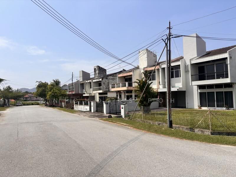Rumah Berkembar untuk Dijual di Taman Mansion (Ipoh) - Nicholas Poh - Exterior - PropertyGuru.com.my