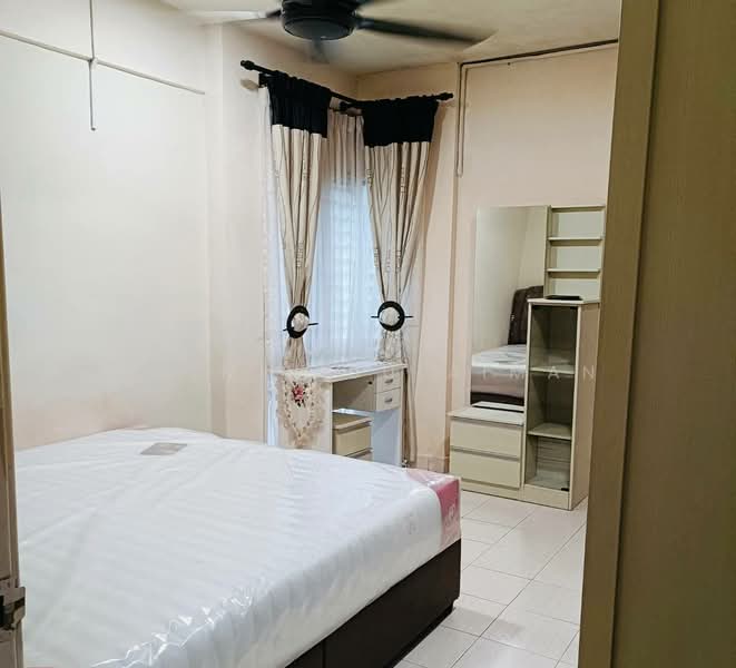 Condominium for Sale at Villa Pawana - Yasmin Sulaiman - Bedroom - PropertyGuru.com.my