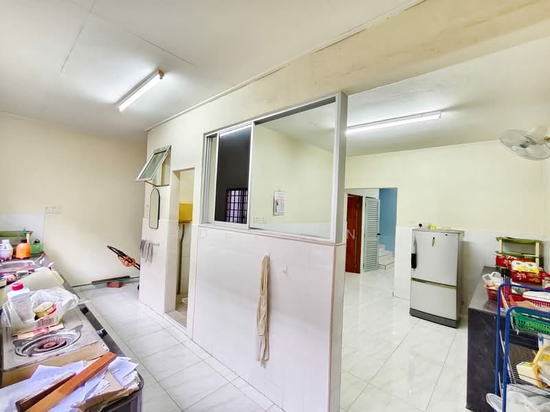 Rumah Teres 2-Tingkat untuk Dijual di Taman Universiti (Skudai) - Iden Tan - Kitchen - PropertyGuru.com.my