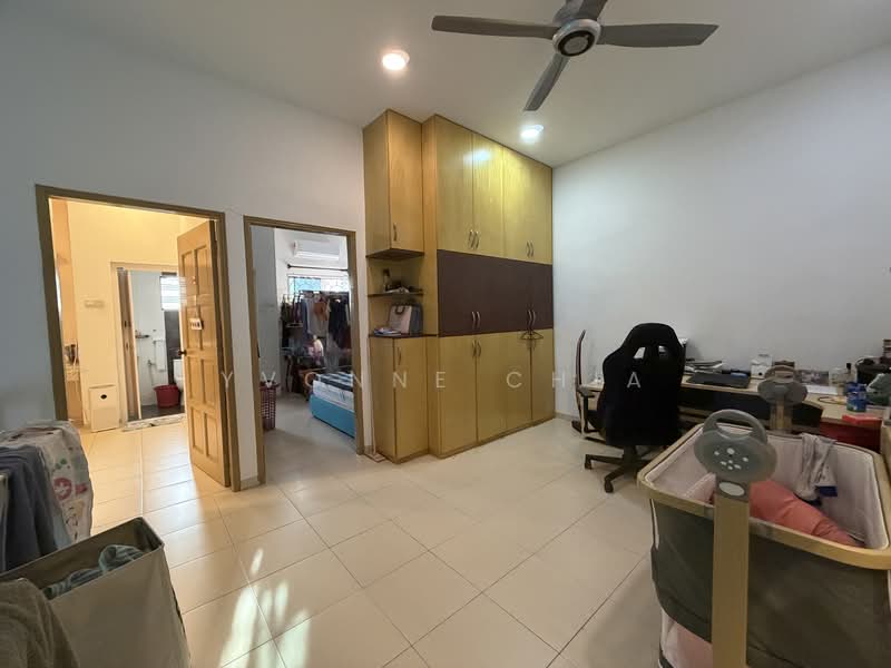2-storey Terraced House for Sale in Taman Saujana Seksyen 1 (Bukit Katil) - Yvonne Chia - Bedroom - PropertyGuru.com.my