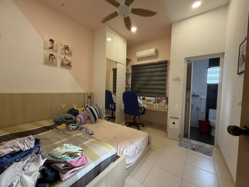 2-storey Terraced House for Sale in Taman Saujana Seksyen 1 (Bukit Katil) - Yvonne Chia - Bedroom - PropertyGuru.com.my
