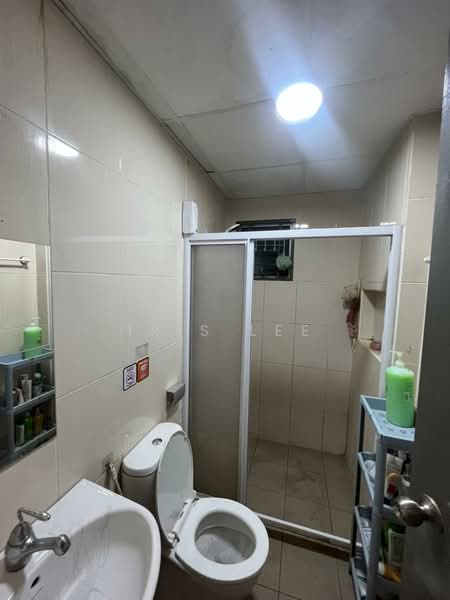Kediaman Servis untuk Disewa di OUG Parklane - Iris Lee - Bathroom - PropertyGuru.com.my