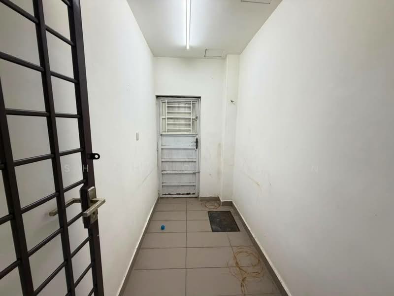 2-storey Terraced House for Sale in Bandar Uda Utama (Johor Bahru) - Shieh Long Chen - Entrance - PropertyGuru.com.my
