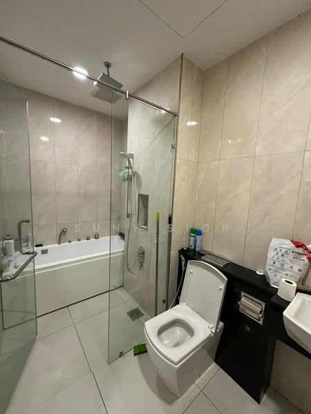 Kediaman Servis untuk Disewa di Paragon Suites @ CIQ - Suny Sior - Bathroom - PropertyGuru.com.my