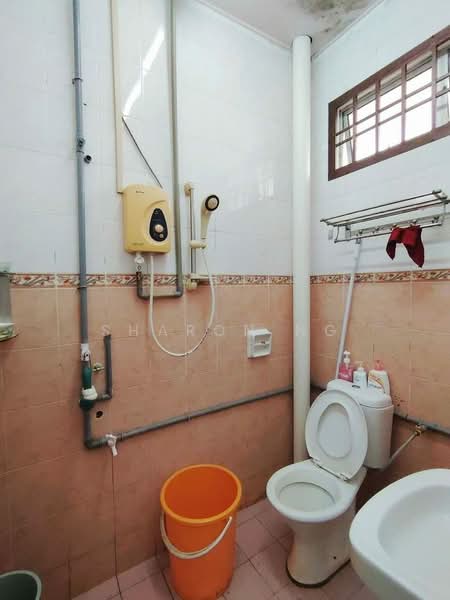2-storey Terraced House for Sale in Taman Nusa Bestari (Iskandar Puteri (Nusajaya)) - Sharon Ng - Bathroom - PropertyGuru.com.my