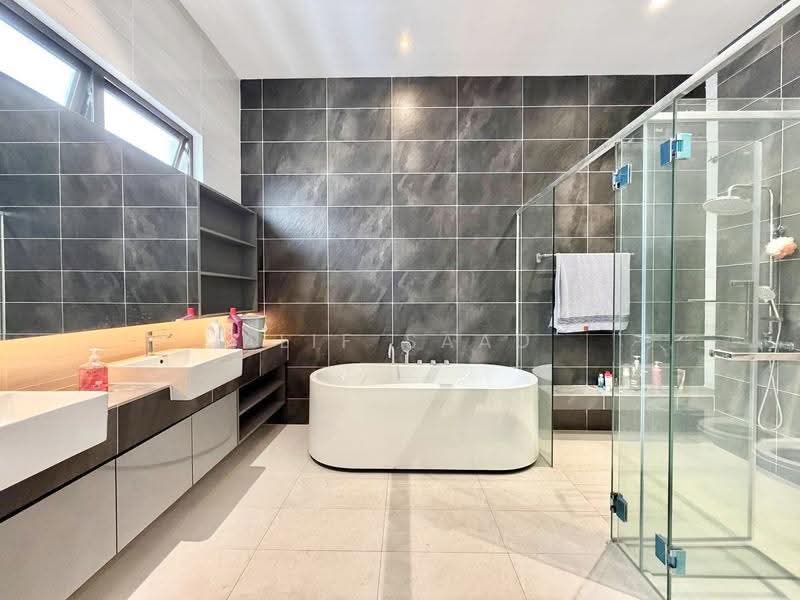 Bungalow House untuk Dijual di Kajang (Selangor) - Alif Saad - Bathroom - PropertyGuru.com.my
