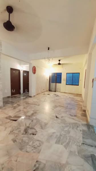Pangsapuri untuk Dijual di Antara Apartment - Amirul Shafiq - Living Room - PropertyGuru.com.my
