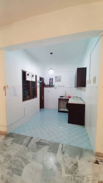 Pangsapuri untuk Dijual di Antara Apartment - Amirul Shafiq - Kitchen - PropertyGuru.com.my