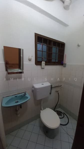 Pangsapuri untuk Dijual di Antara Apartment - Amirul Shafiq - Bathroom - PropertyGuru.com.my