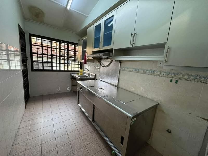 1.5-storey Terraced House for Sale in Taman Pelangi Indah (Ulu Tiram) - Jaslyn Tan - Kitchen - PropertyGuru.com.my