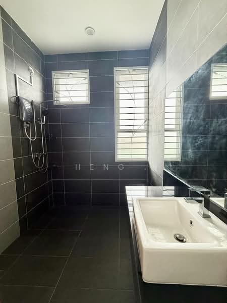 Rumah Teres 2-Tingkat untuk Dijual di Taman Seri Austin (Tebrau) - Heng . - Bathroom - PropertyGuru.com.my