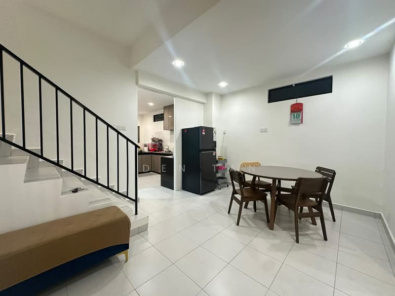 Rumah Teres 2.5-Tingkat untuk Dijual di Taman Pulai Mutiara (Iskandar Puteri (Nusajaya)) - Iden Tan - Dining Room - PropertyGuru.com.my