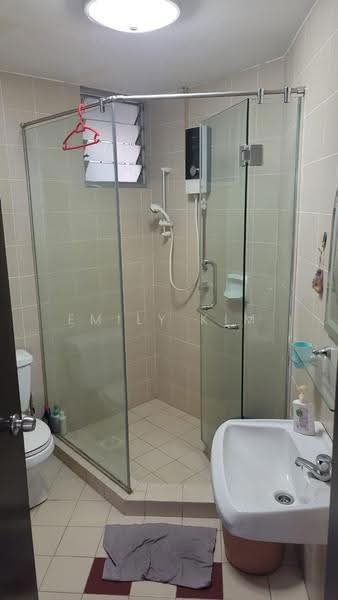Kediaman Servis untuk Dijual di Avenue D'Vogue - Emily Kim - Bathroom - PropertyGuru.com.my