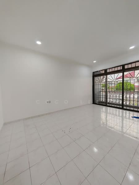 Rumah Teres 2-Tingkat untuk Dijual di Taman Johor Jaya (Johor Bahru) - Coco Lee - Living Room - PropertyGuru.com.my