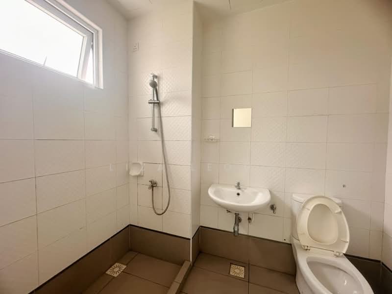 Service Residence for Sale at Seasons Amara Larkin - Liza Leong - Bathroom - PropertyGuru.com.my