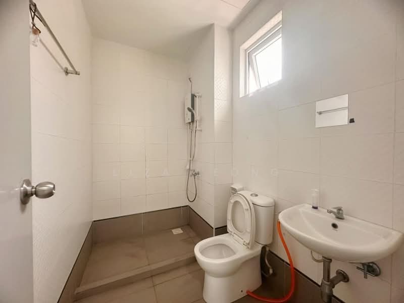 Service Residence for Sale at Seasons Amara Larkin - Liza Leong - Bathroom - PropertyGuru.com.my