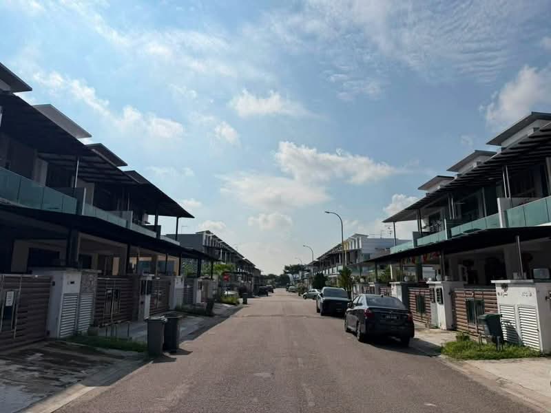 2-storey Terraced House for Sale in Taman Mount Austin (Tebrau) - Heng . - Exterior - PropertyGuru.com.my
