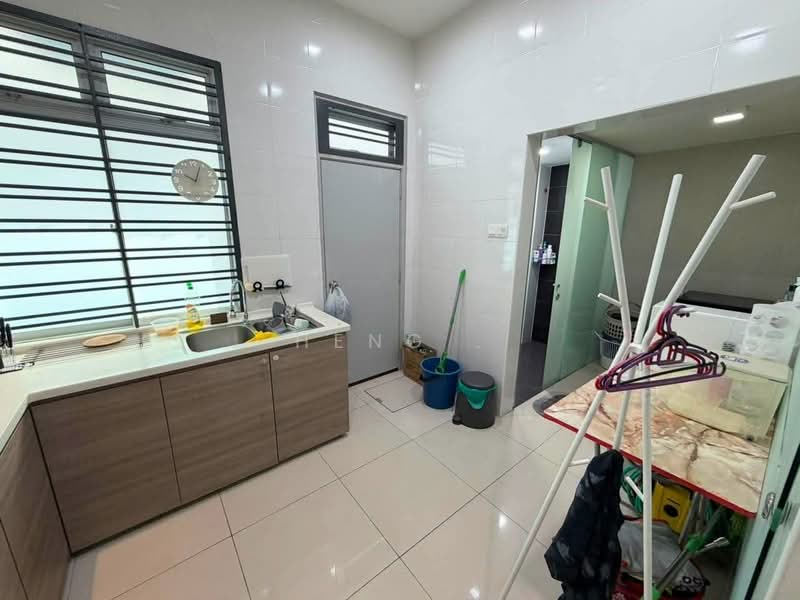 2-storey Terraced House for Sale in Taman Mount Austin (Tebrau) - Heng . - Kitchen - PropertyGuru.com.my